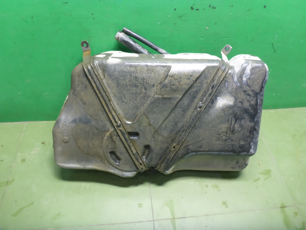 Бак топливный