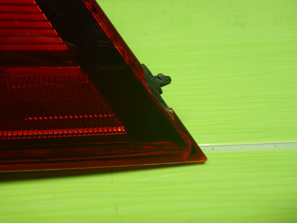 Фонарь задний наружный правый