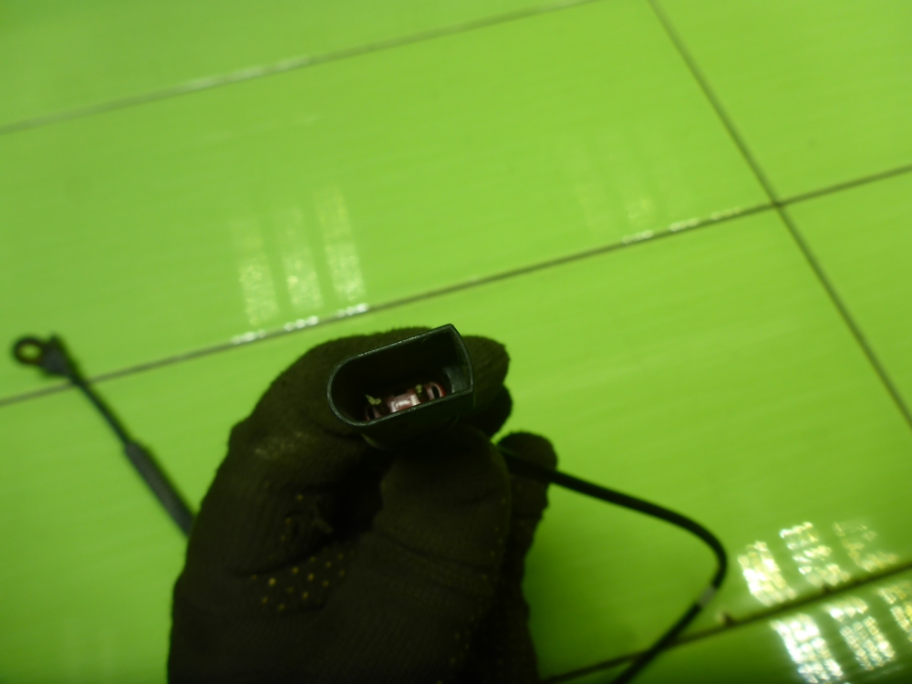 Датчик ABS передний левый