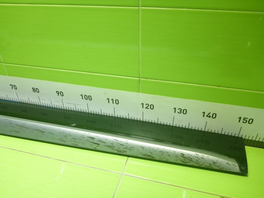 Накладка двери передней правой