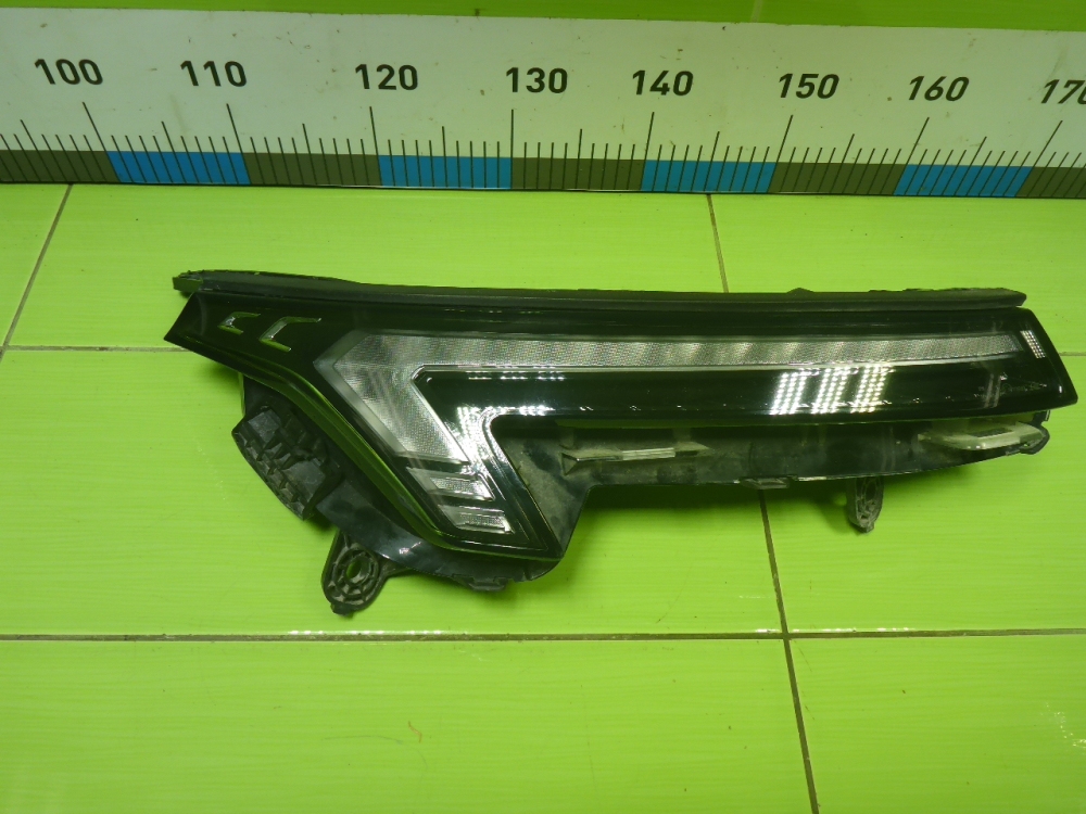 Фара дневного света правая (ходовые огни)