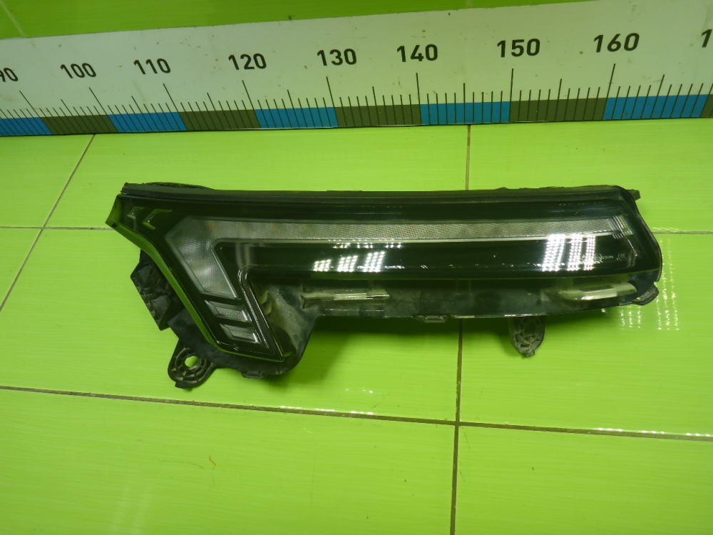 Фара дневного света правая (ходовые огни)