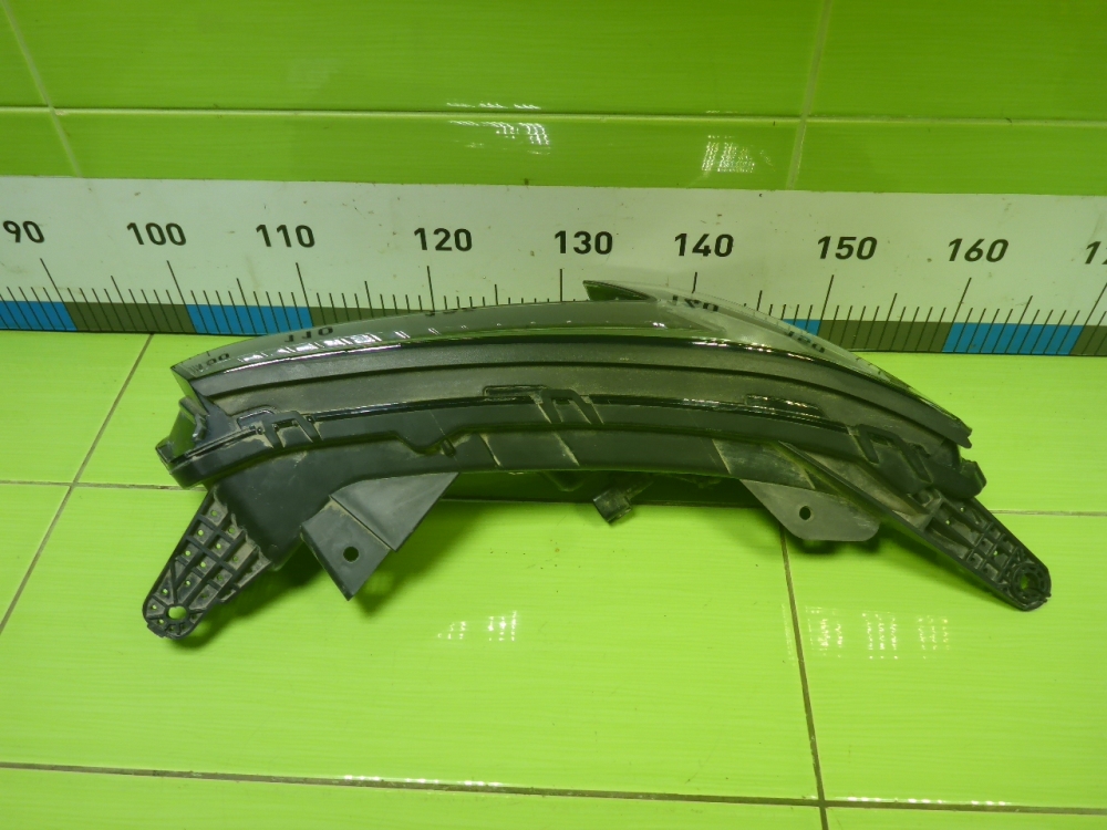 Фара дневного света правая (ходовые огни)