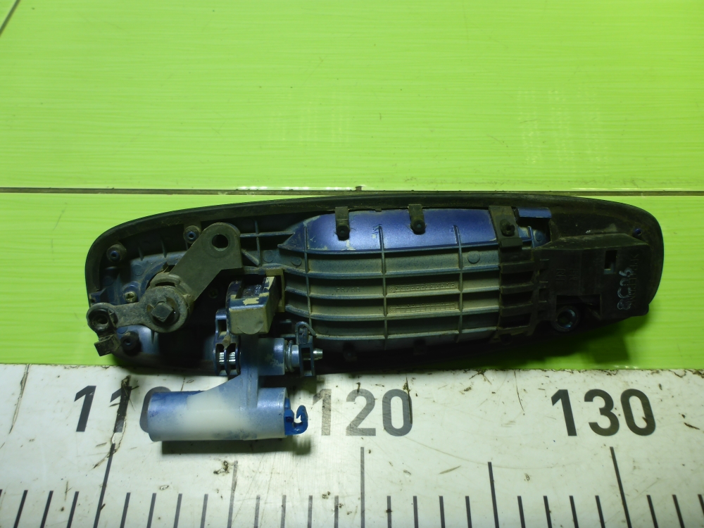 Ручка двери передней наружная правая