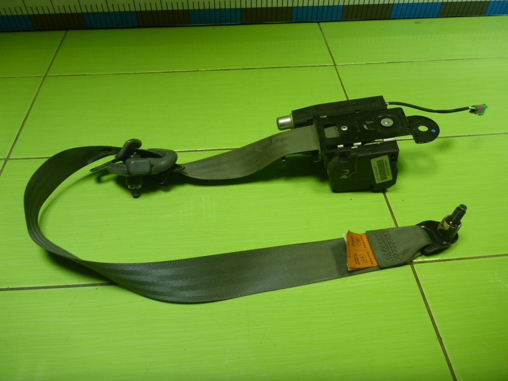 Ремень безопасности с пиропатроном