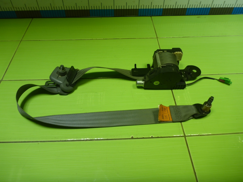 Ремень безопасности с пиропатроном