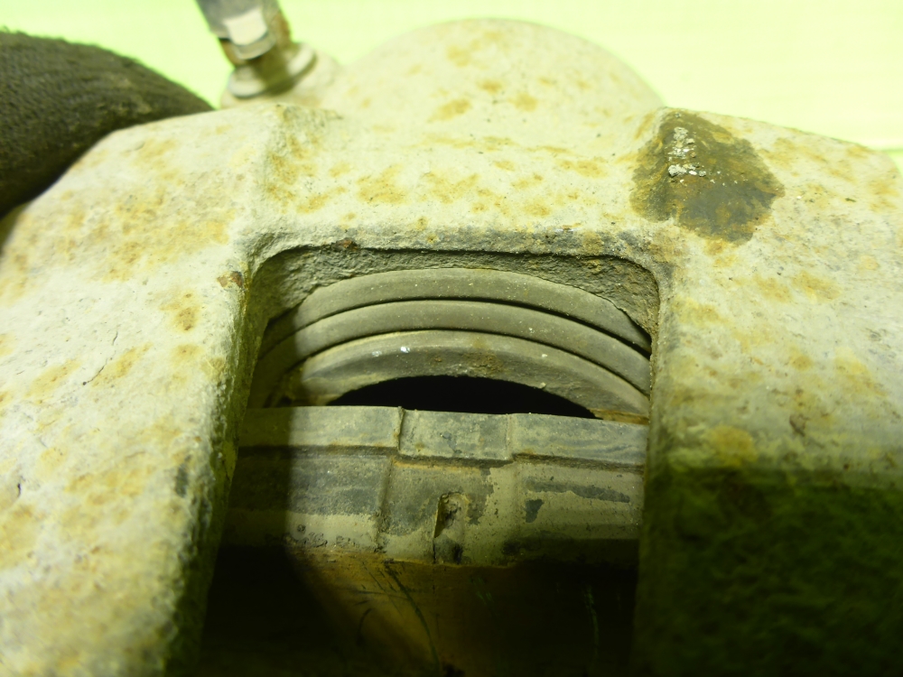 Суппорт передний правый