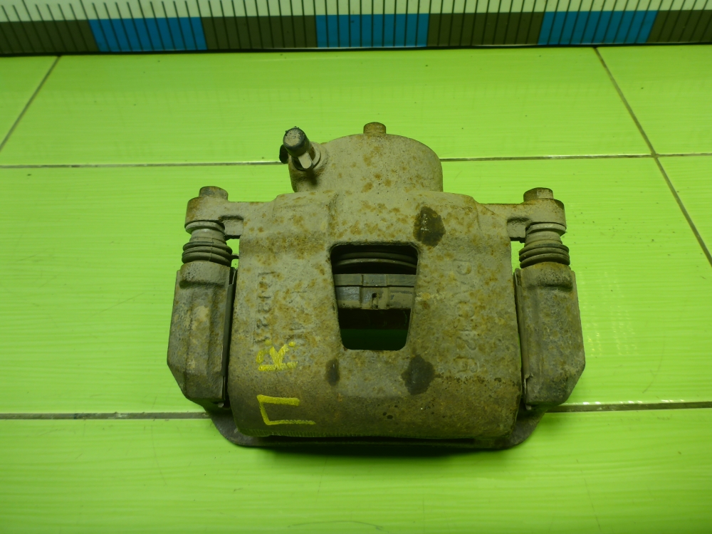 Суппорт передний правый