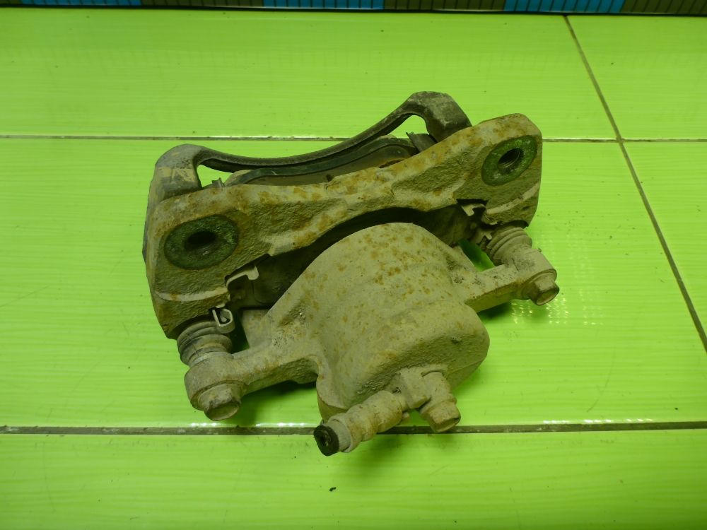 Суппорт передний правый