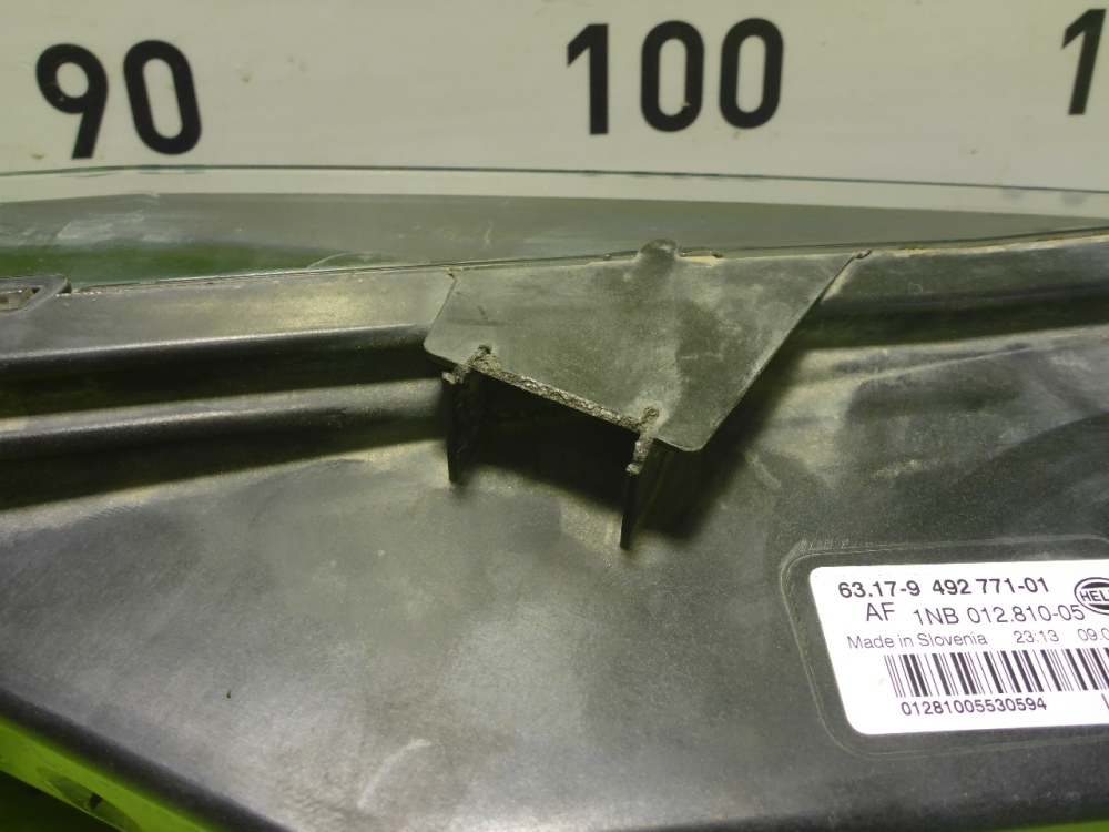 Фара противотуманная левая