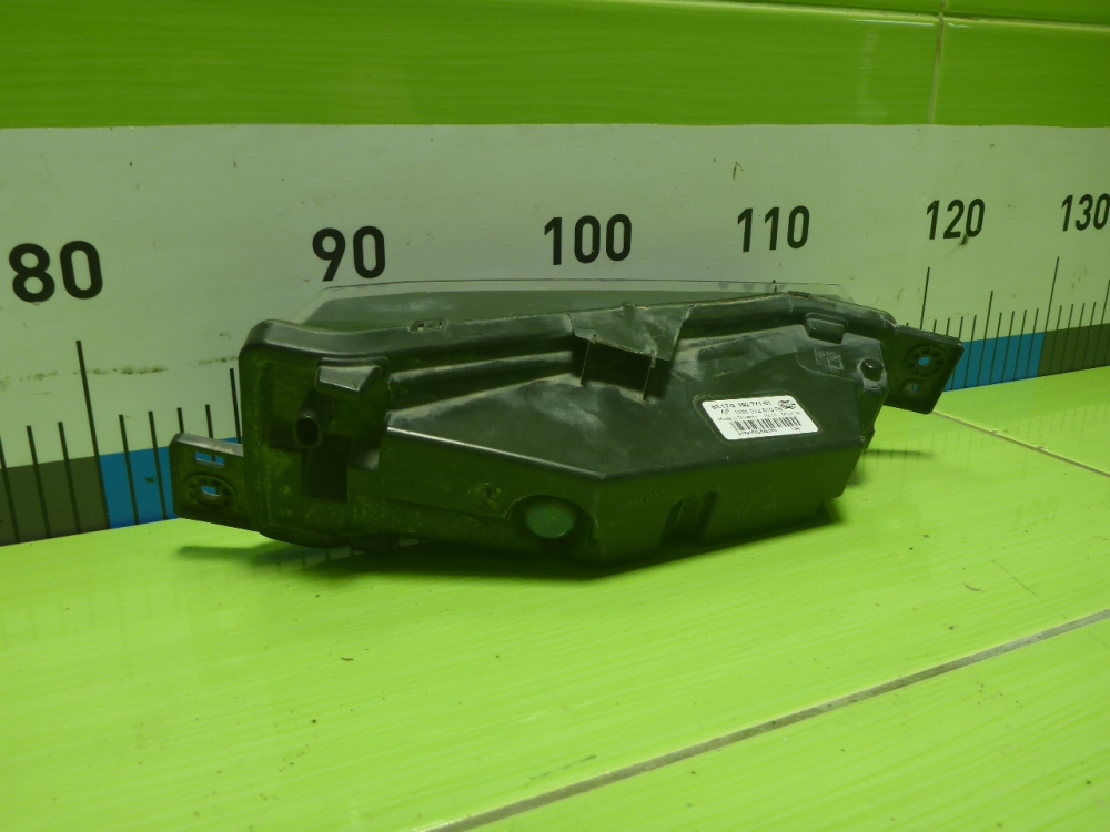 Фара противотуманная левая