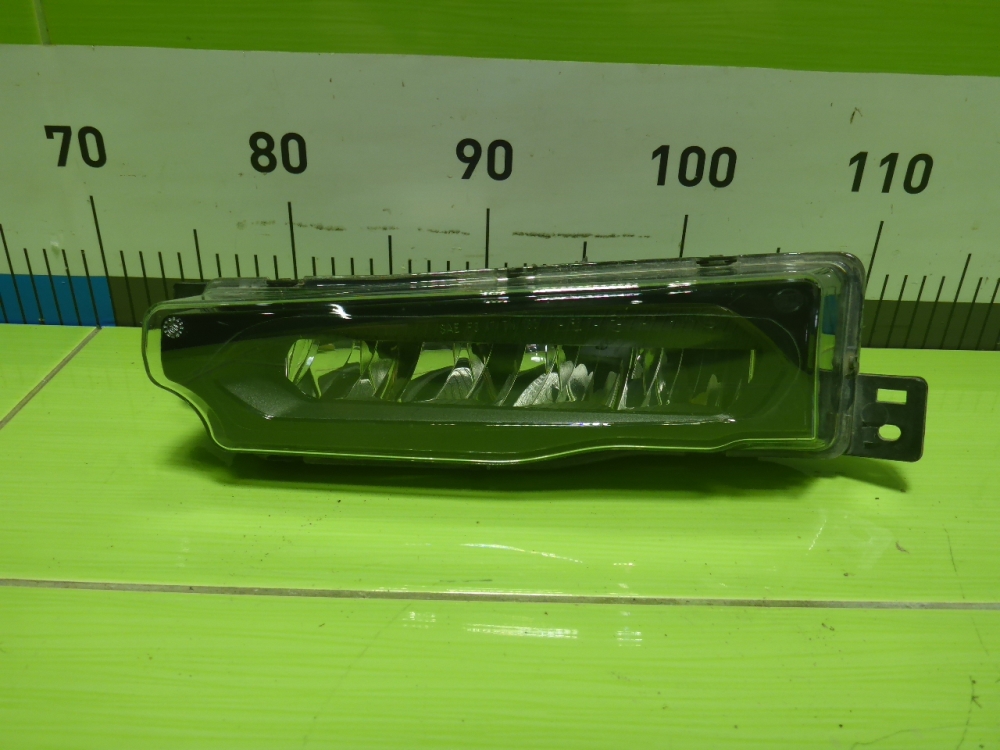 Фара противотуманная левая