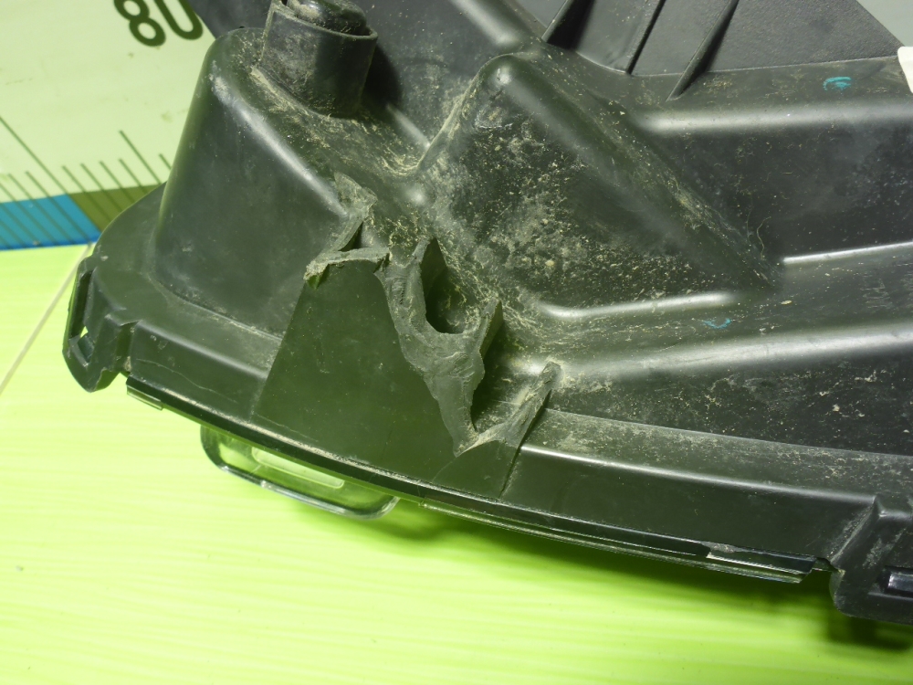 Фара дневного света правая (ходовые огни)