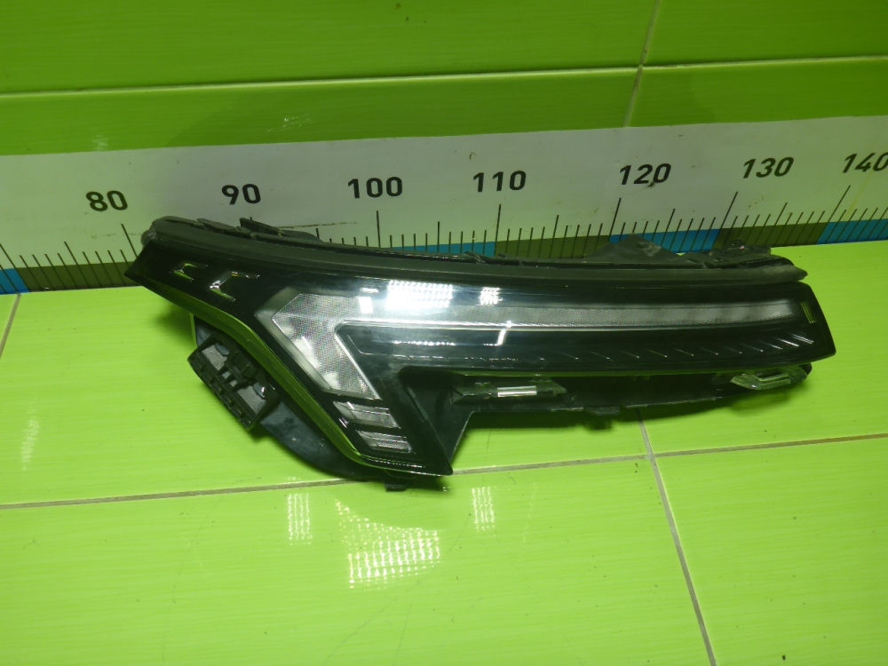 Фара дневного света правая (ходовые огни)