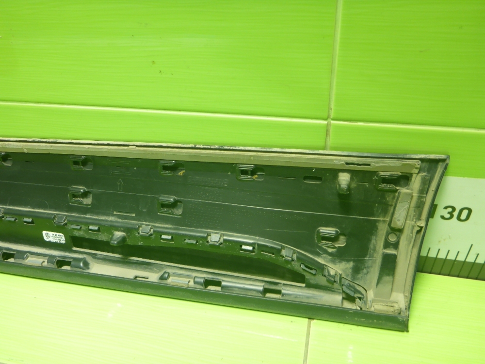 Накладка двери задней правой