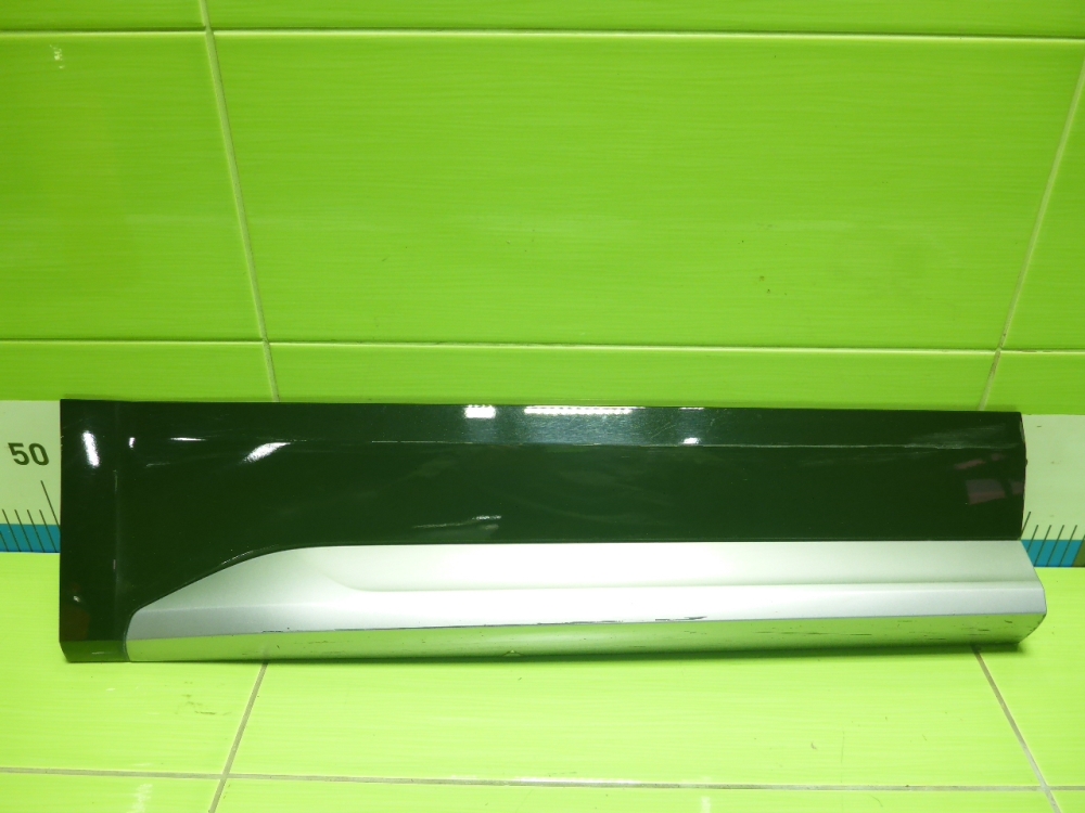 Накладка двери задней правой