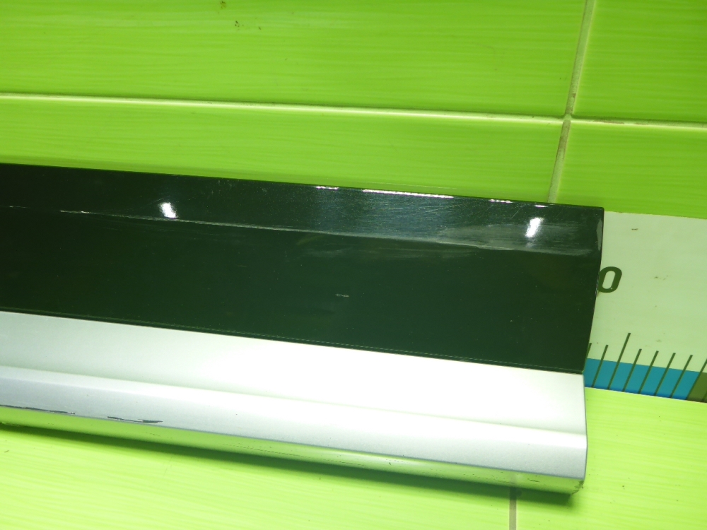 Накладка двери задней правой