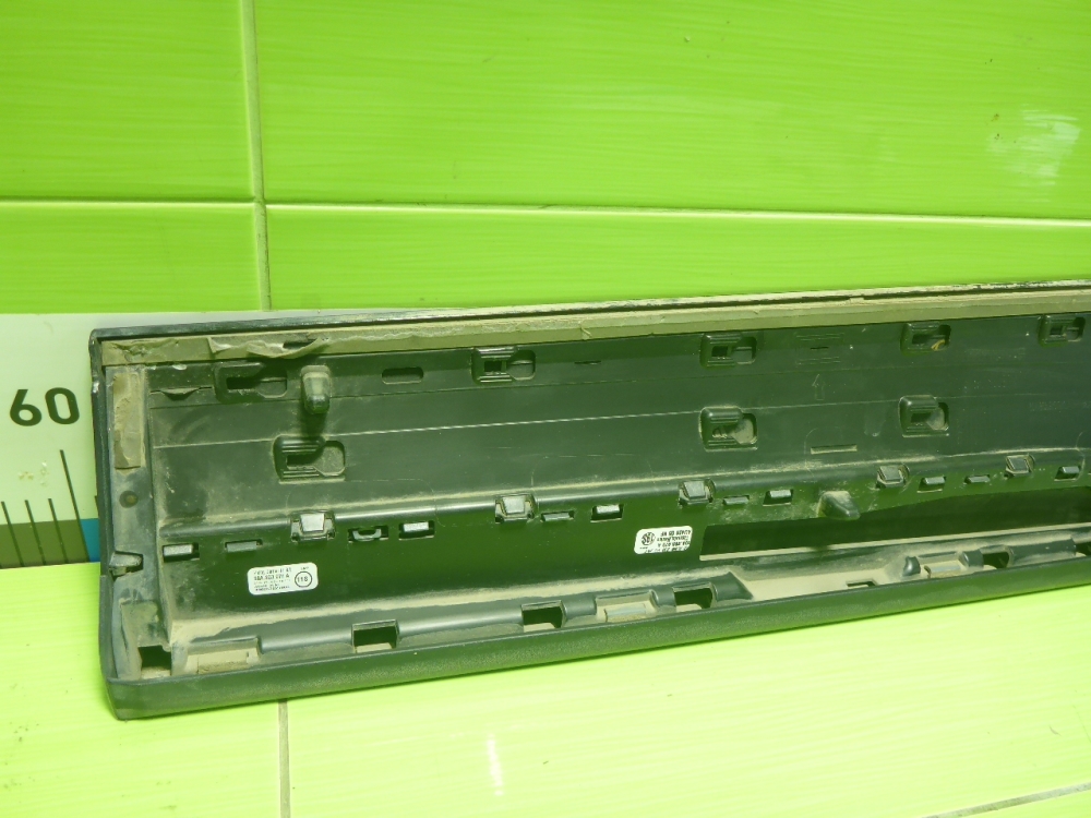 Накладка двери задней правой