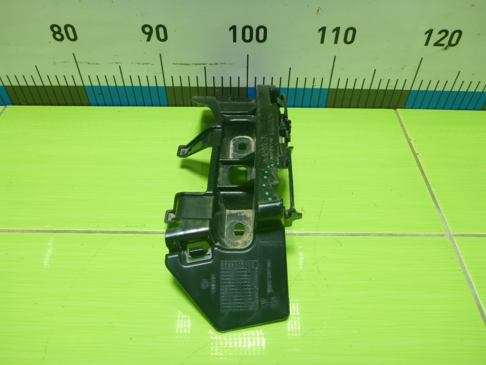 Кронштейн заднего бампера левый