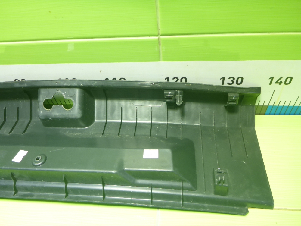 Обшивка багажника