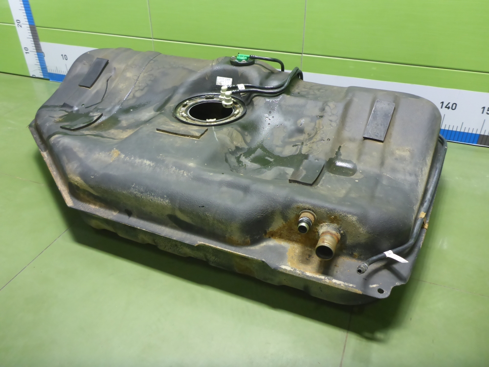 Бак топливный