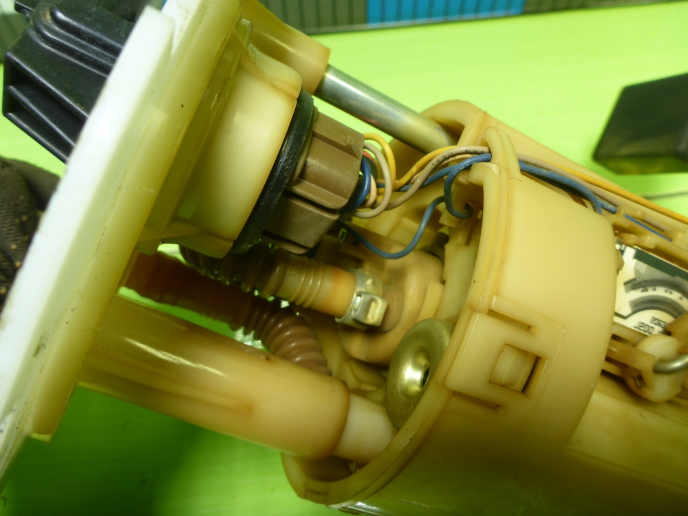 Насос топливный электрический