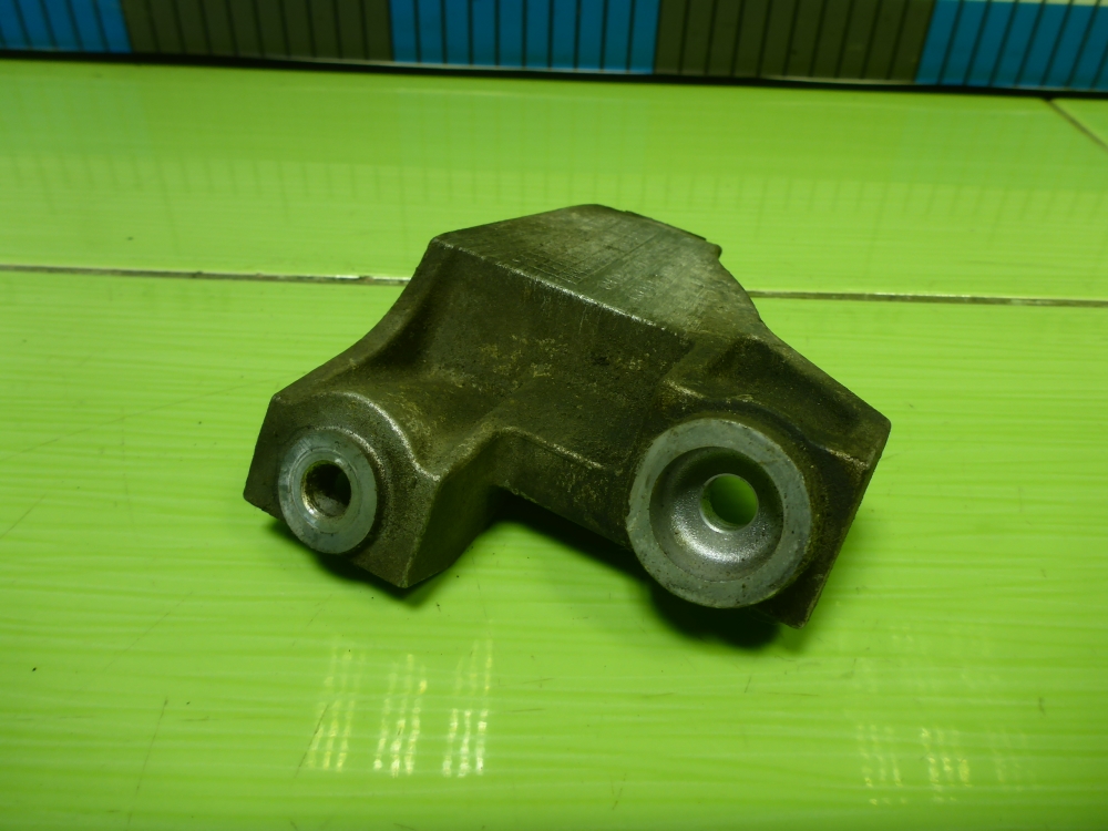 Кронштейн генератора