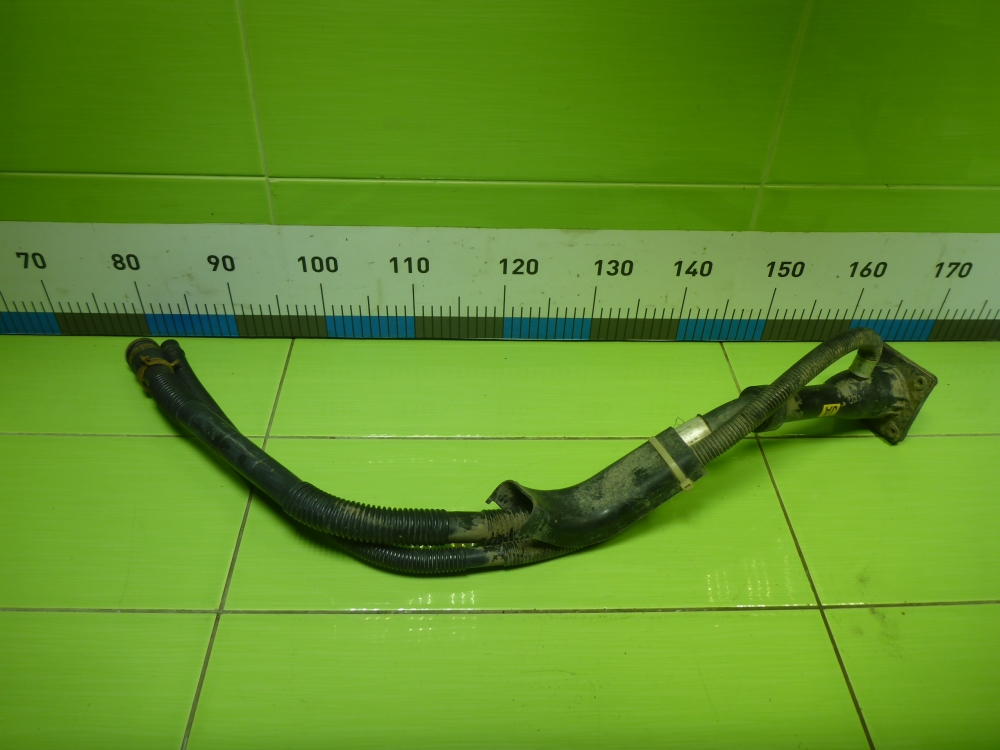 Горловина топливного бака