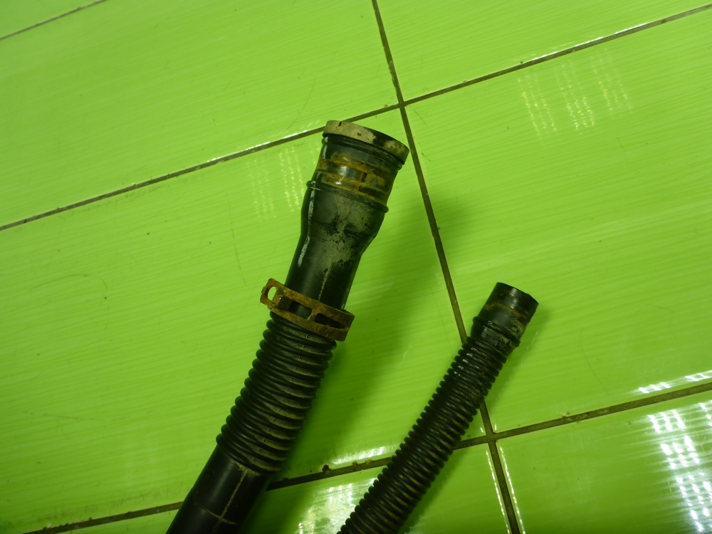 Горловина топливного бака