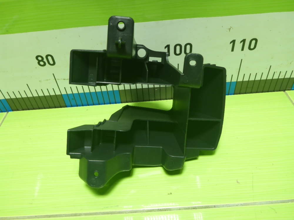 Кронштейн заднего бампера левый