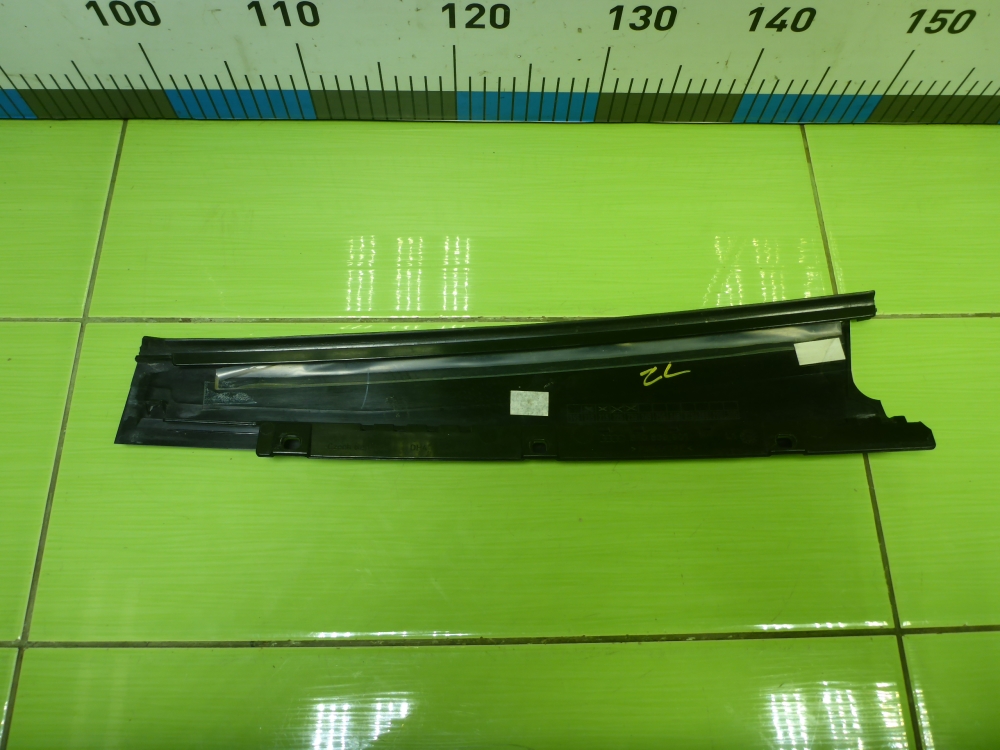 Накладка двери задней левой