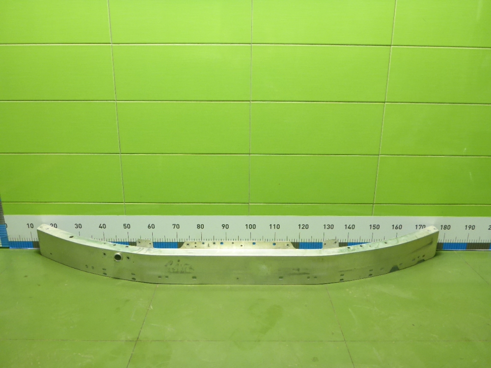 Усилитель переднего бампера