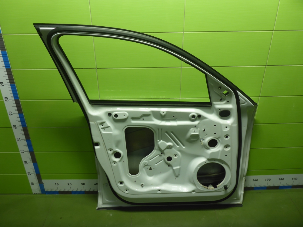 Дверь передняя левая