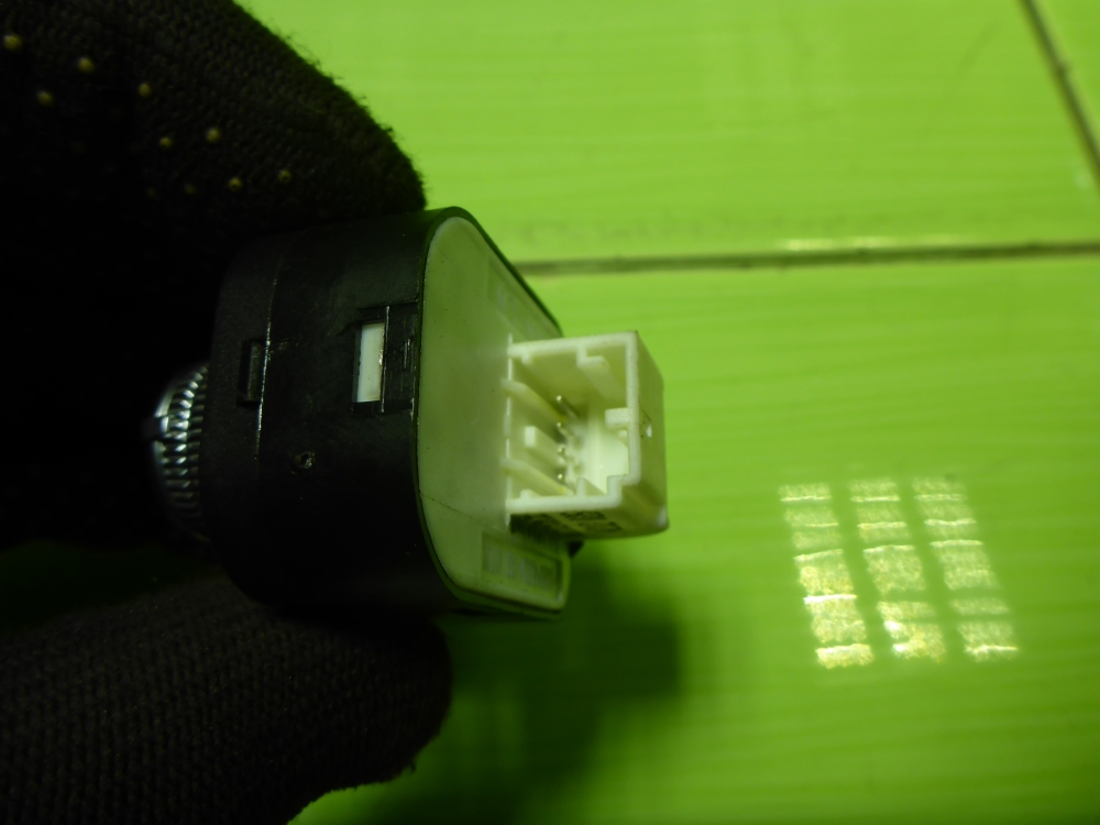 Переключатель регулировки зеркал