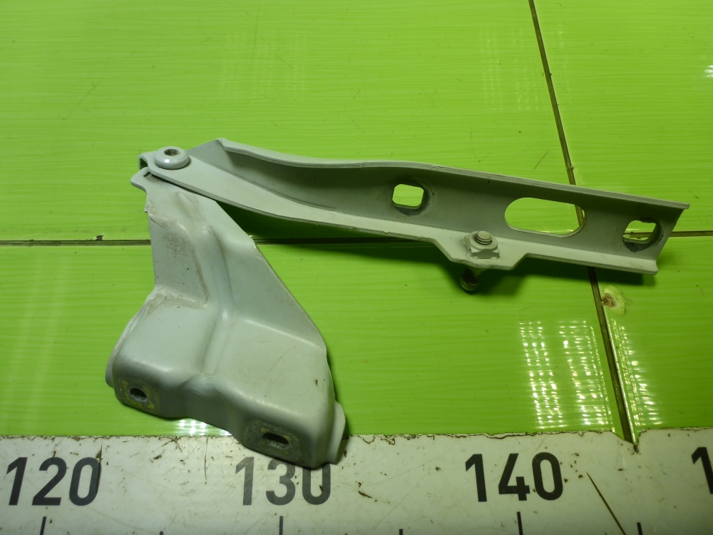 Петля капота левая