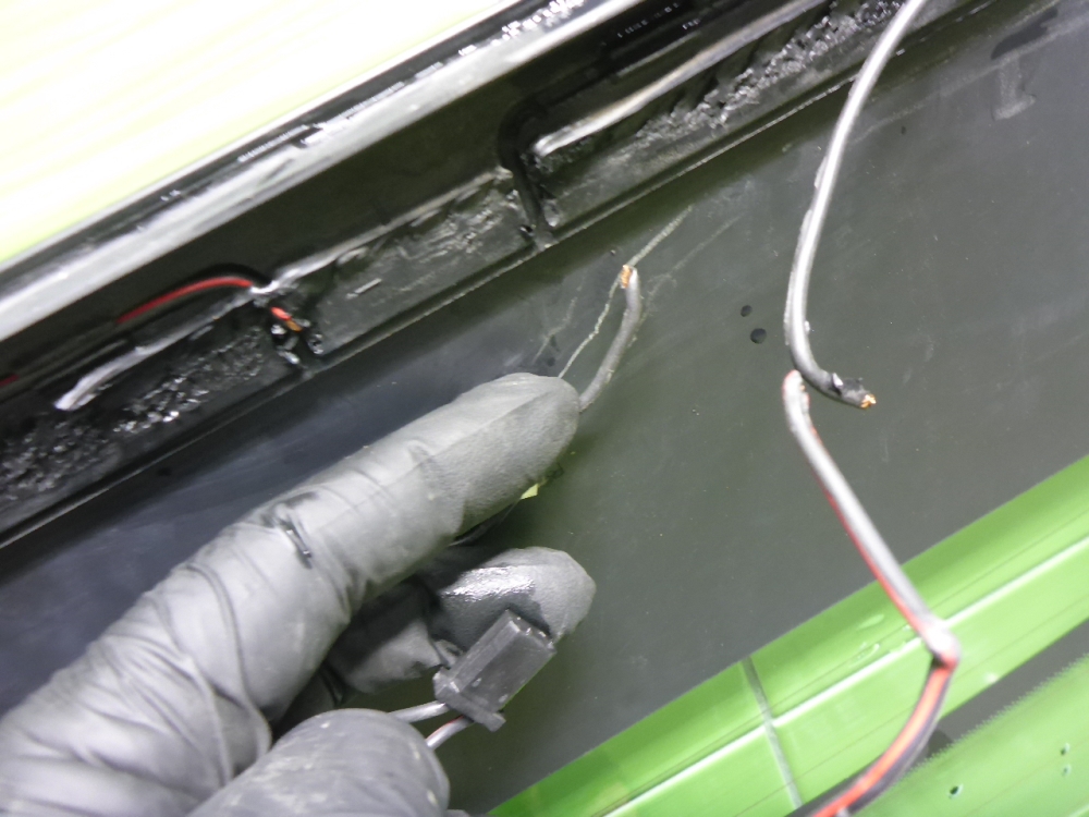 Стекло двери багажника