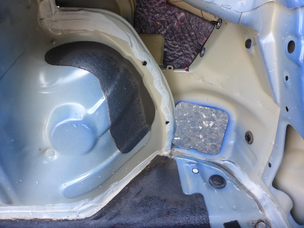 Крыло заднее правое