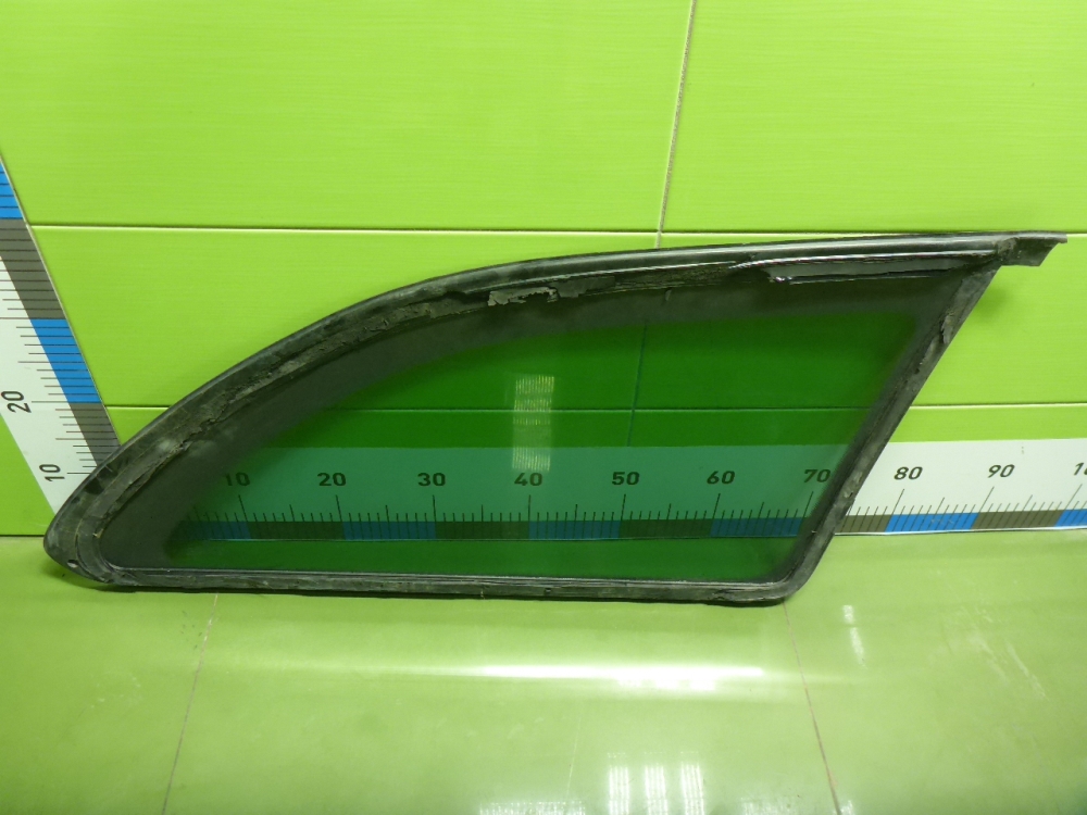 Стекло кузовное глухое левое