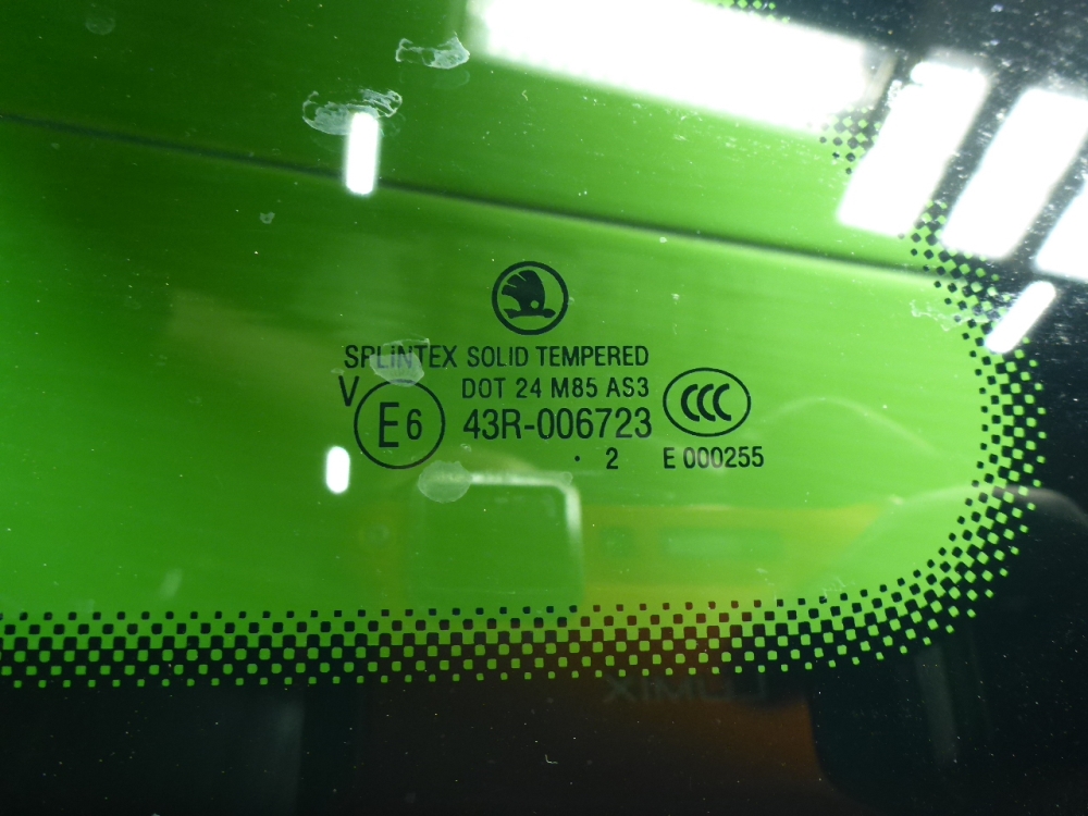 Стекло кузовное глухое левое