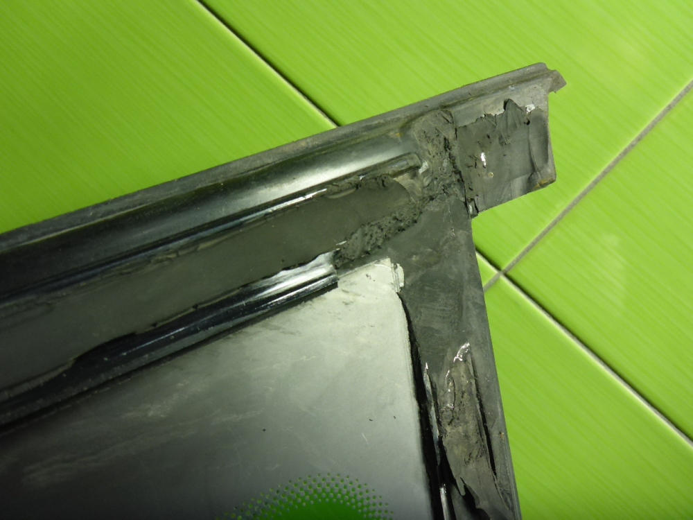 Стекло кузовное глухое левое