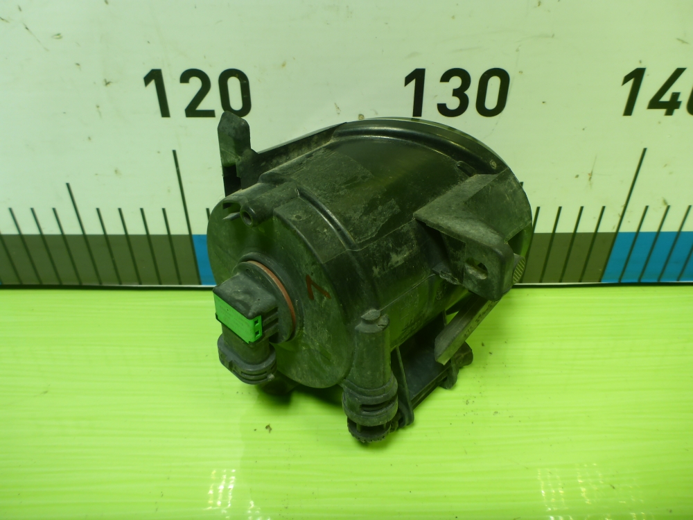 Фара противотуманная левая