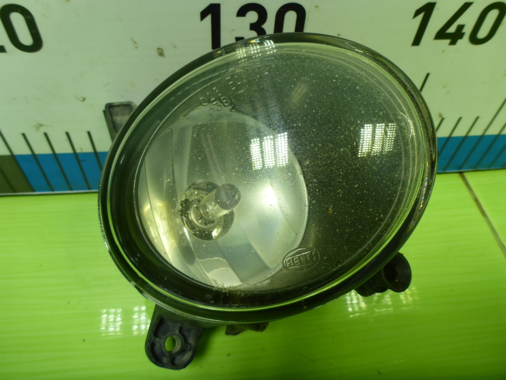 Фара противотуманная правая