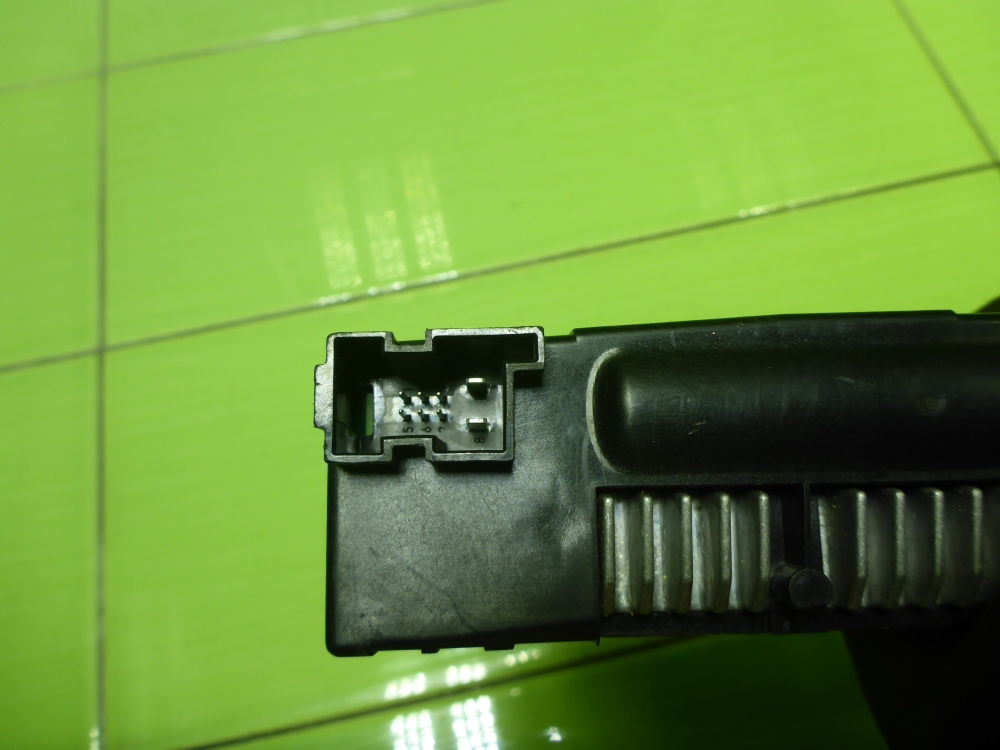 Механизм подъема двери багажника