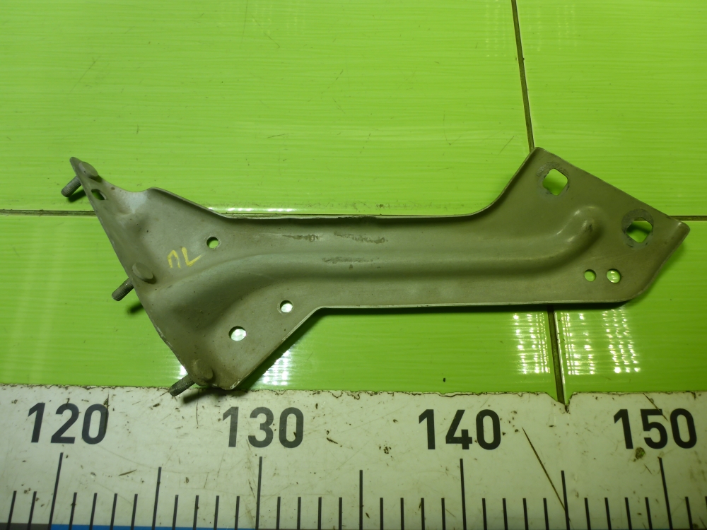 Кронштейн крепления крыла