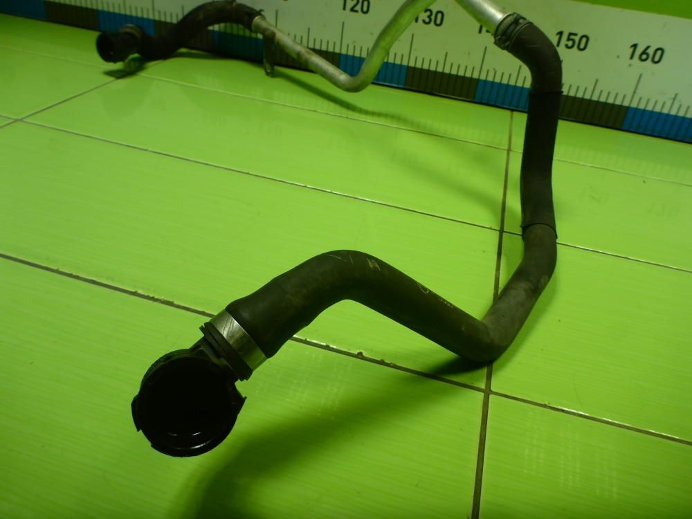 Трубка системы охлаждения