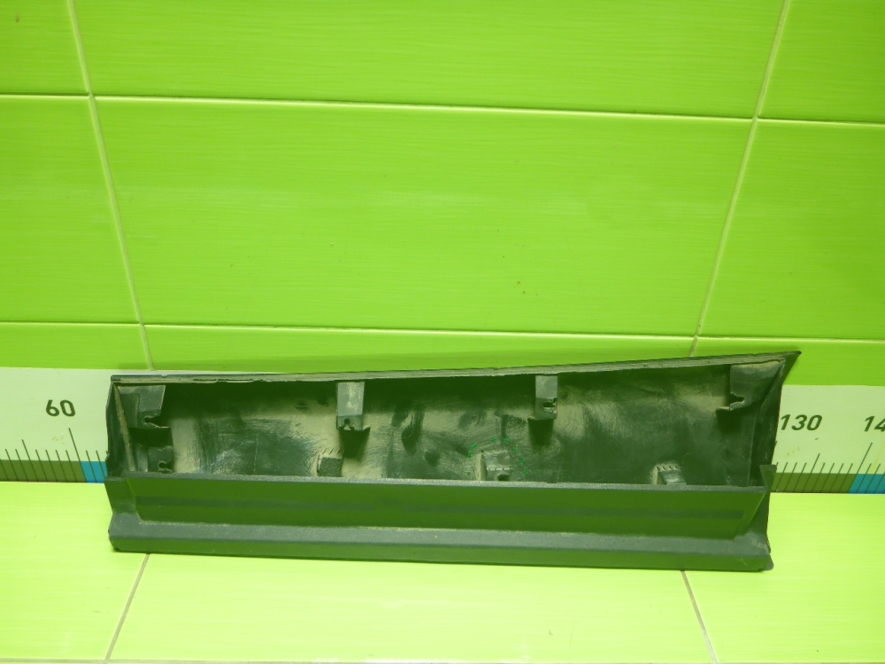 Накладка двери задней правой