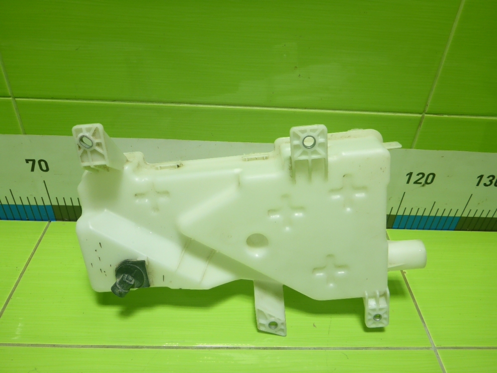 Бачок омывателя лобового стекла