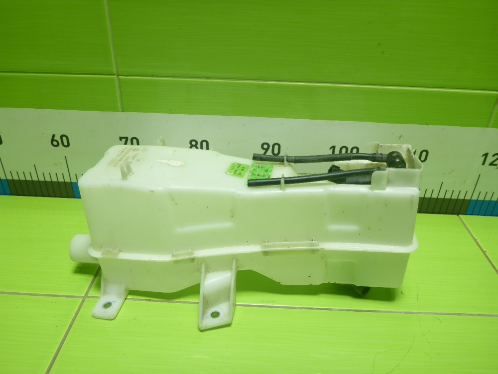 Бачок омывателя лобового стекла