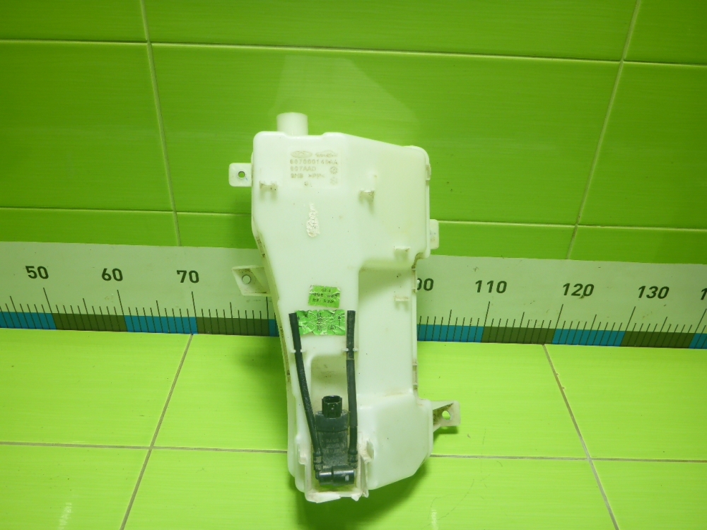 Бачок омывателя лобового стекла