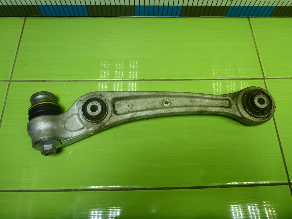 Рычаг передний нижний левый